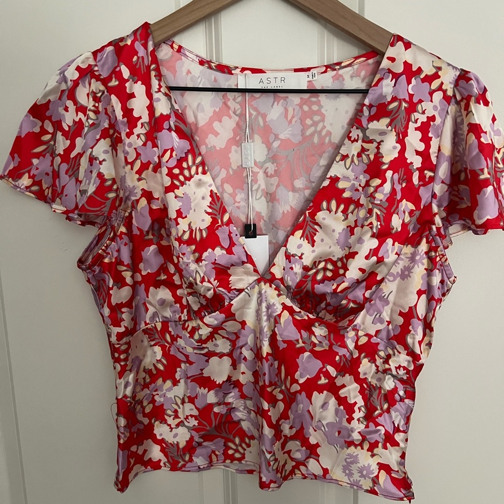 Astr Red and White Flutter Sleeve Crop Blouse